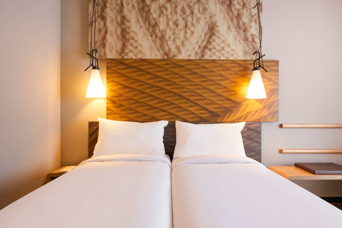 Ibis-Paris-Gare-du-Nord-Chateau-Landon-10th-Hotel-Room-22