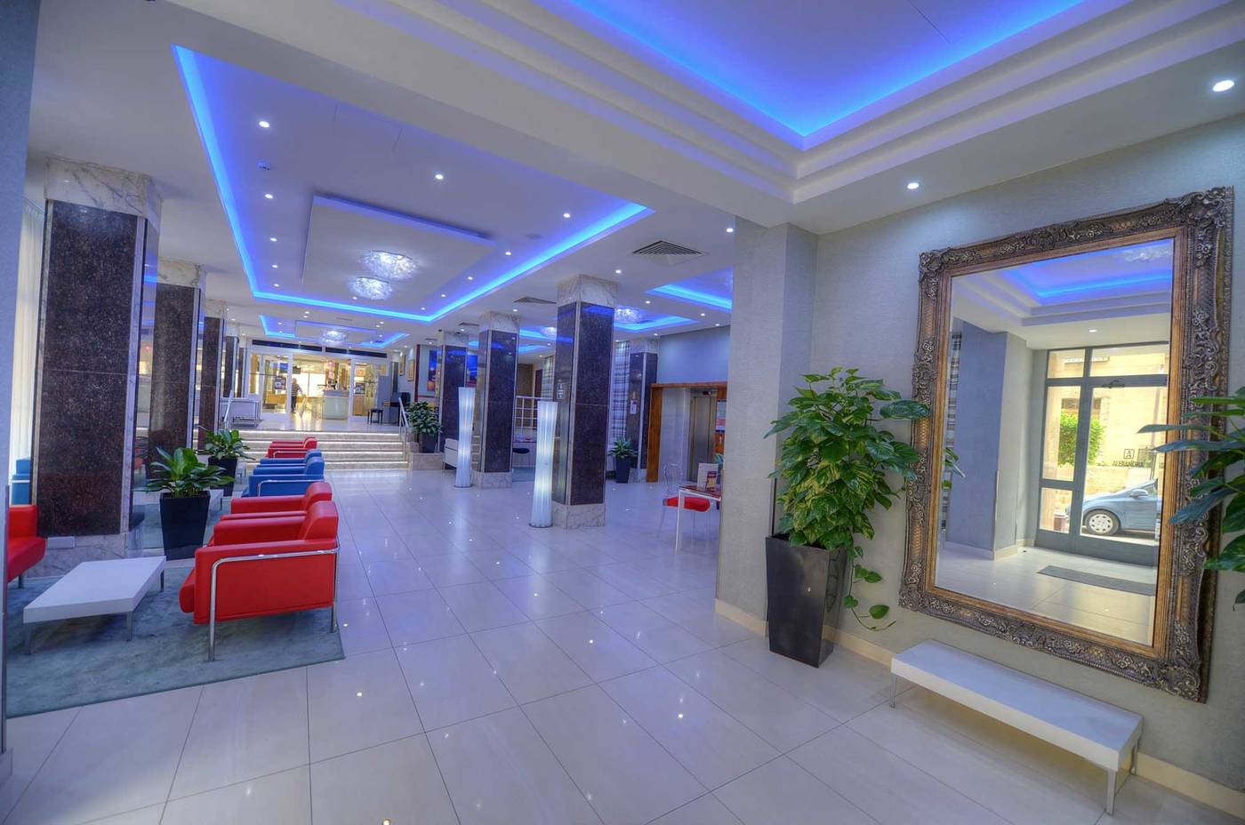 Alexandra-Hotel-Lobby-30
