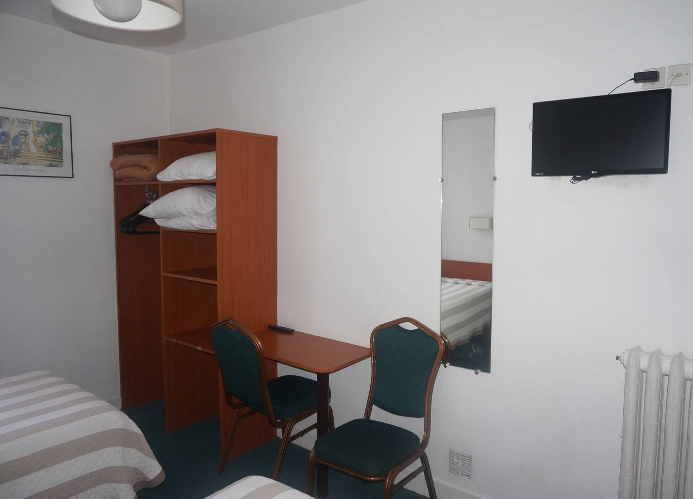 Hotel-Nord-Et-Champagne-Room-26