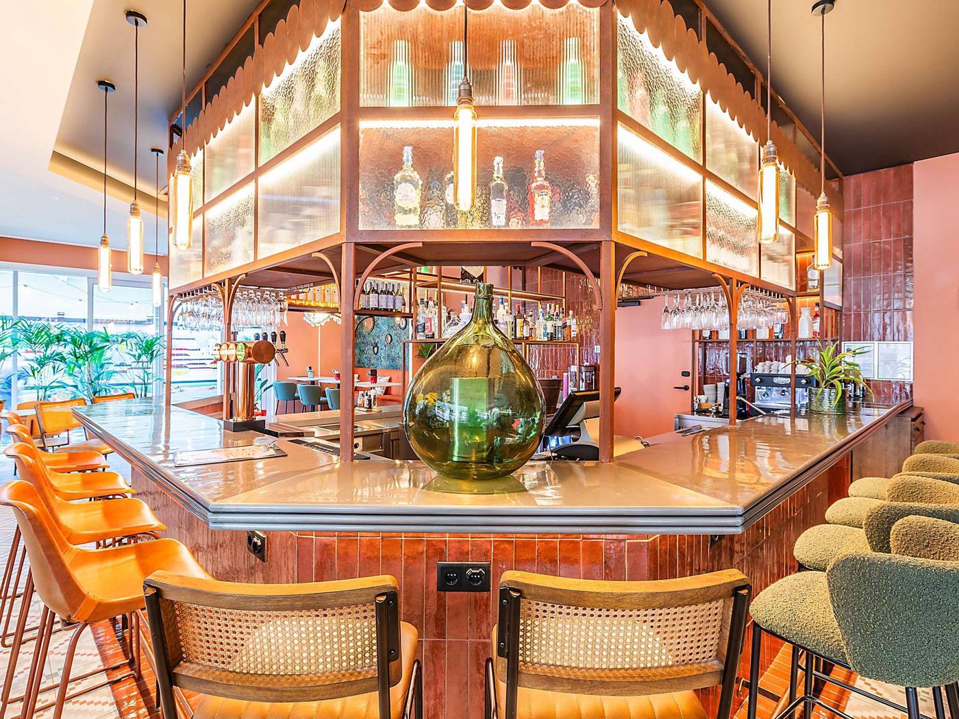 ibis-Lisboa-Parque-das-Nacoes-Bar-15