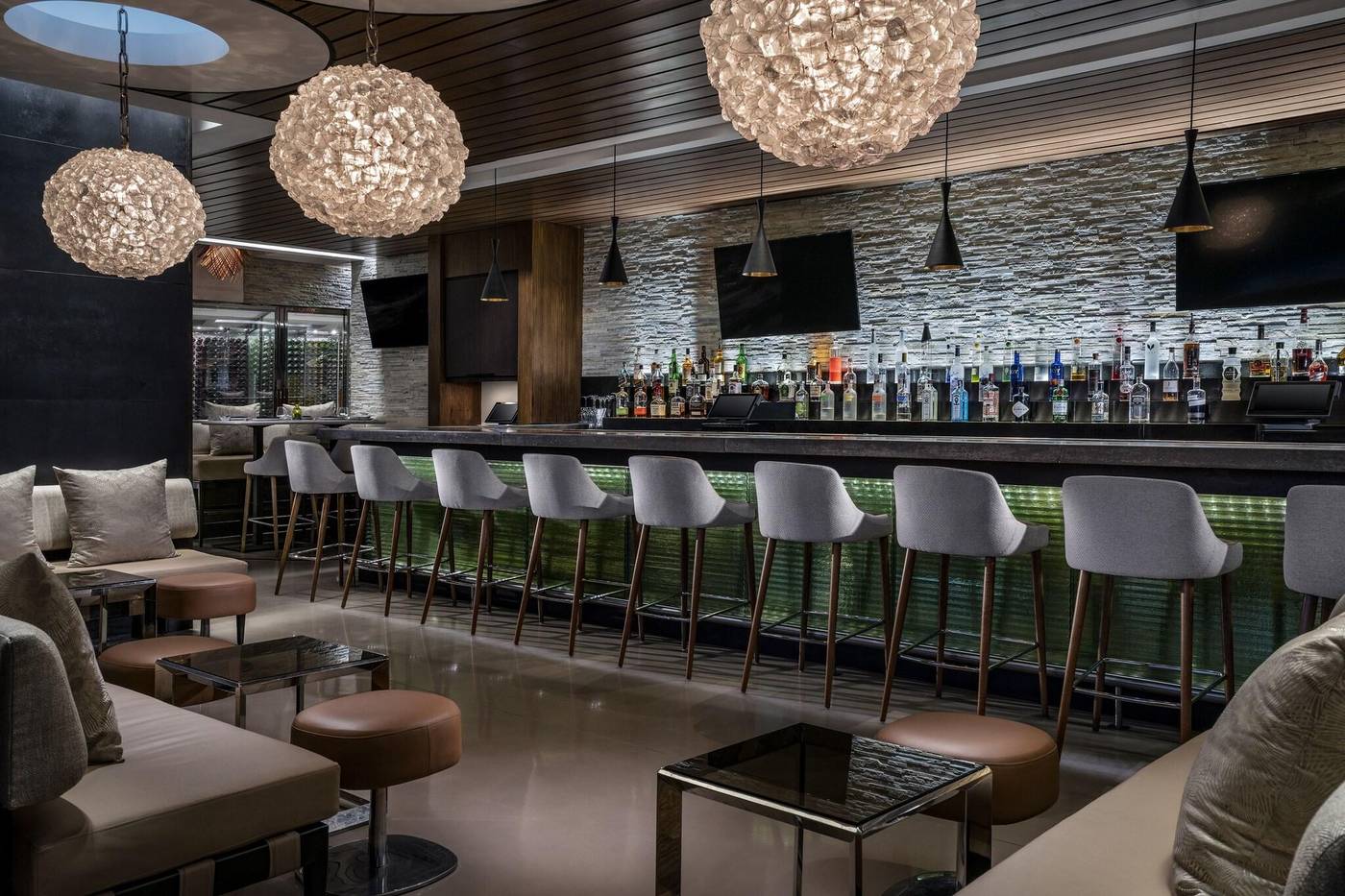 Palms-Place-Hotel-and-Spa-Bar-6