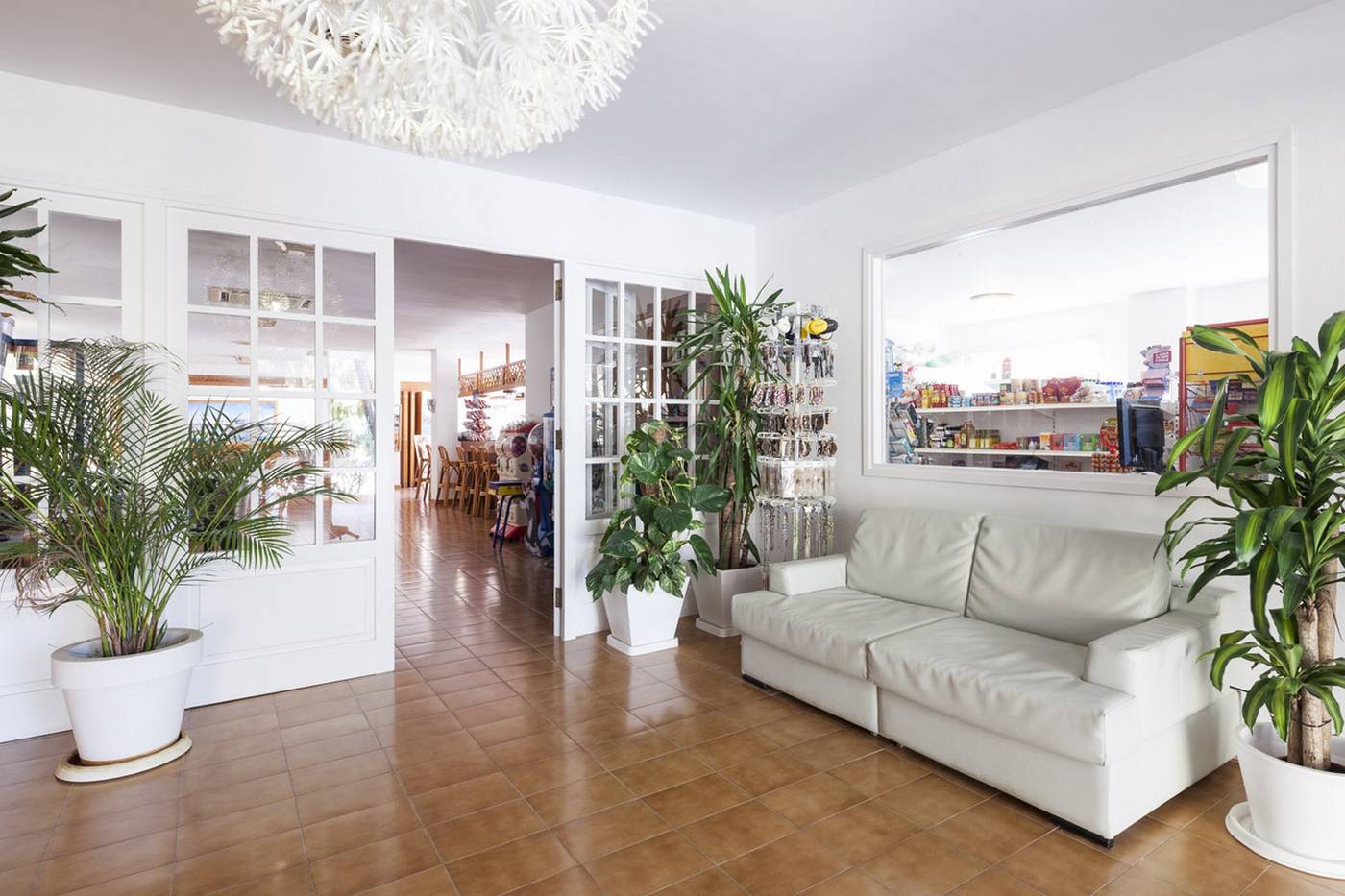 Puerto-Cala-Vadella-Lobby-43
