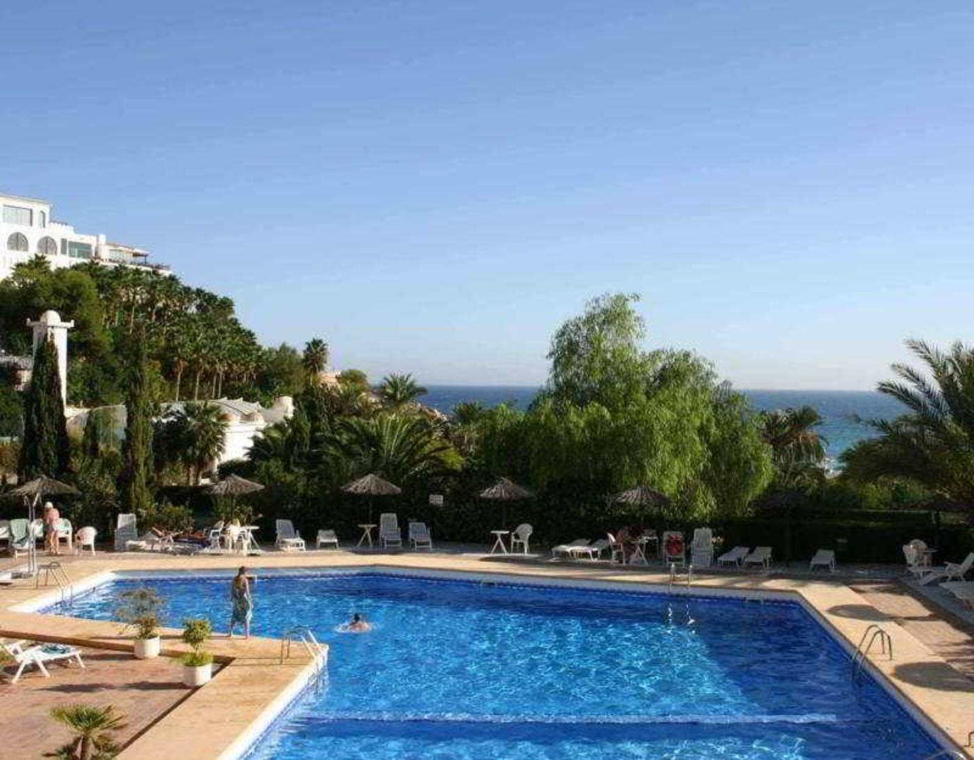 Bluesense-Villajoyosa-Resort-Pool-2