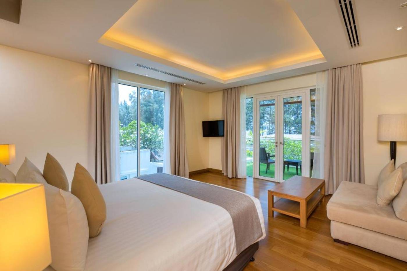 Splash-Beach-Resort-Room-46