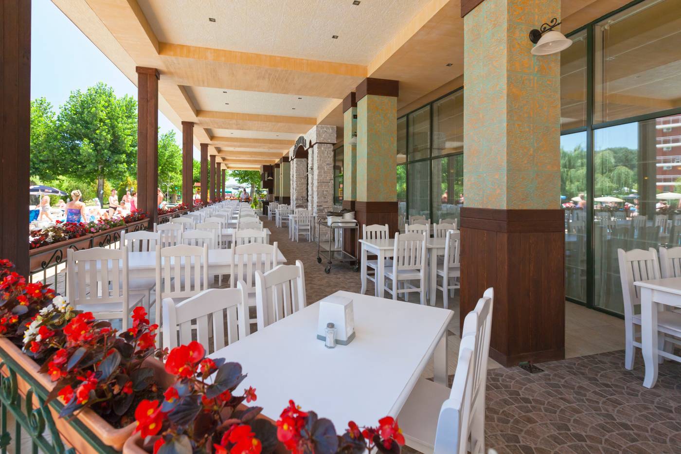 HI-Hotels-Imperial-Resort-Restaurant-19