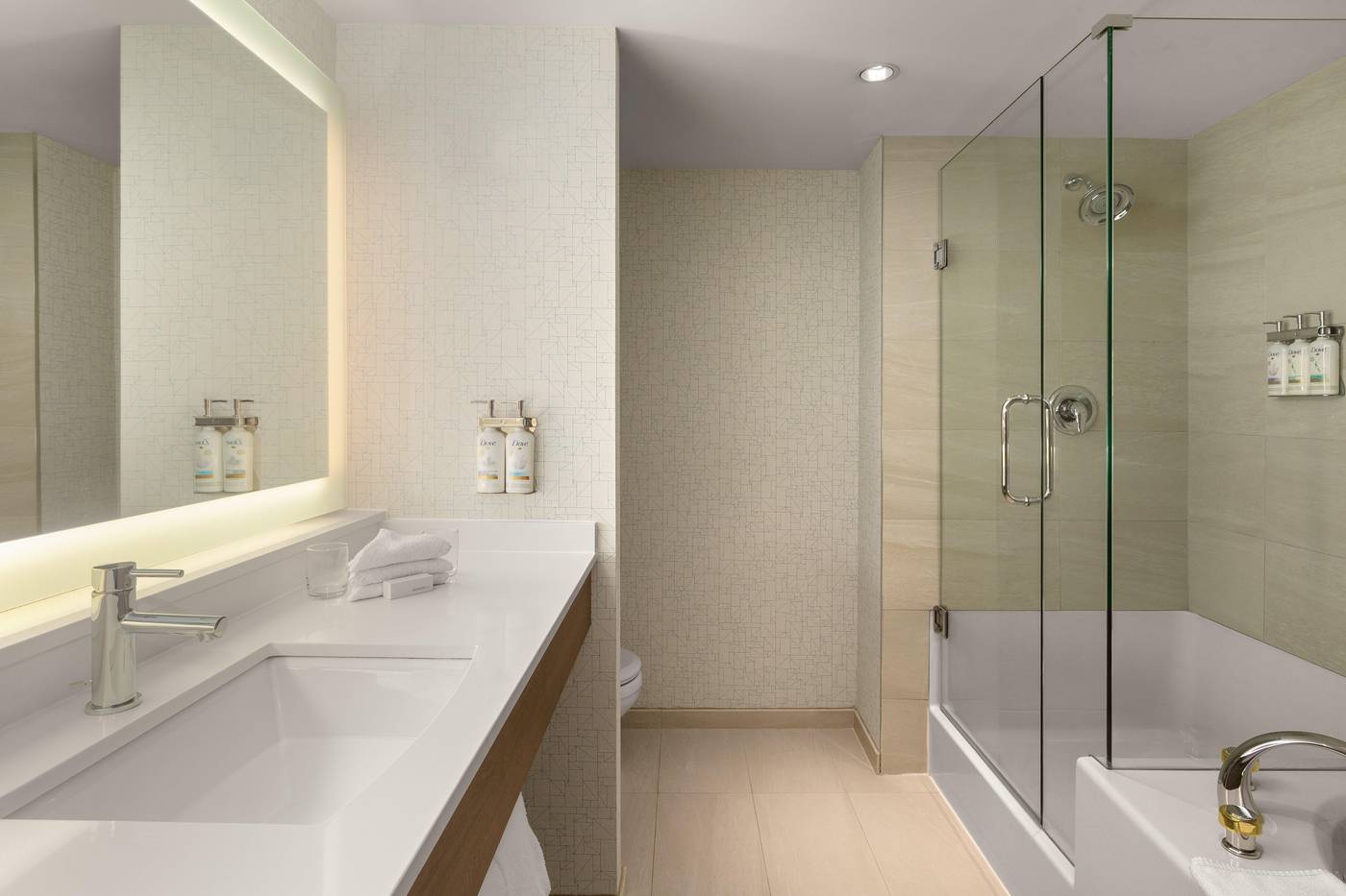 Holiday-Inn-Express-Vancouver-Airport-Richmond-Room-45