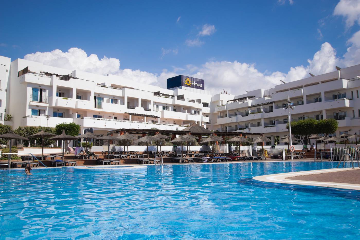 Ohtels-Cabogata-Pool-3