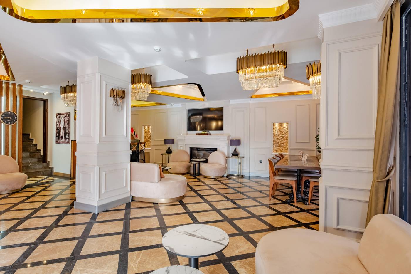 Frt-Airlines-Otel-Lobby-9