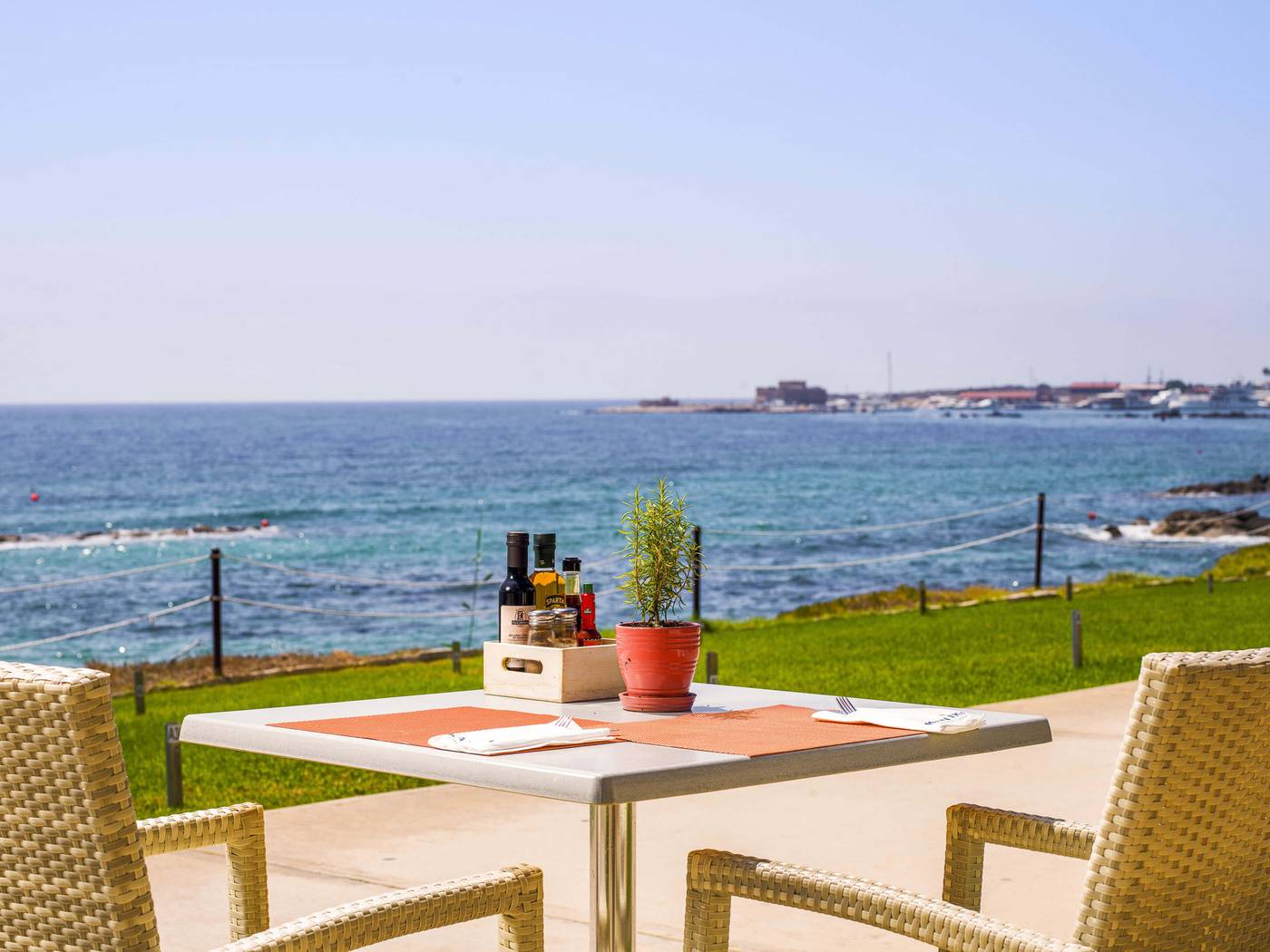 Alexander-The-Great-Hotel-Bar-67