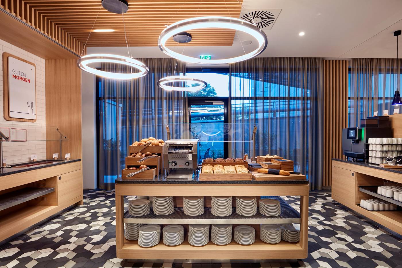 Holiday-Inn-Express-Berlin-Alexanderplatz-Restaurant-31