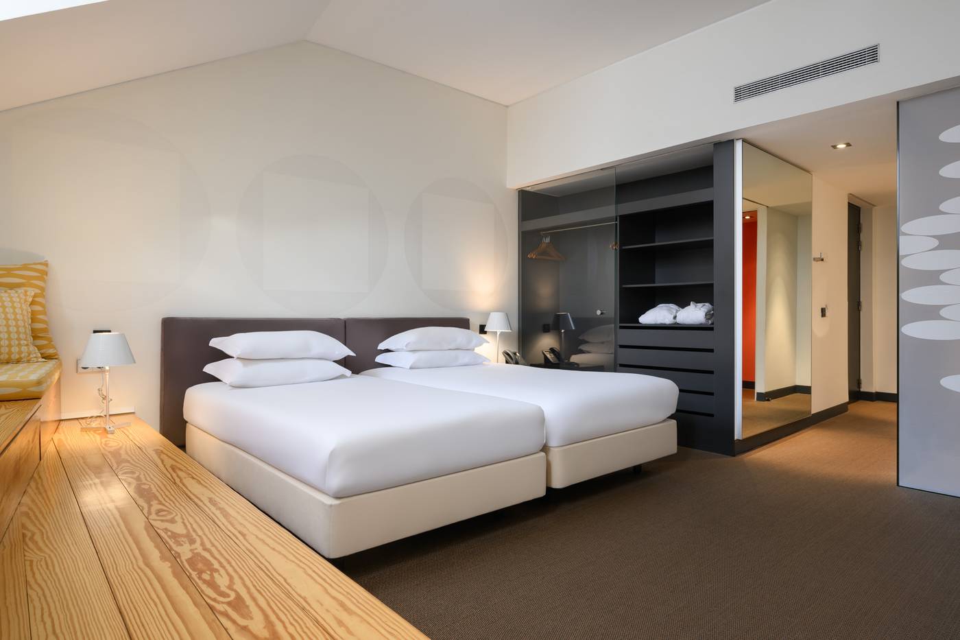 Inspira-Liberdade-Boutique-Hotel-Room-15