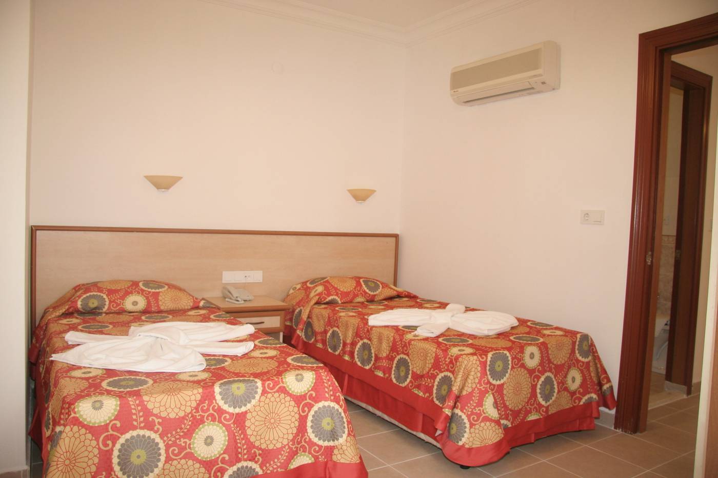 Orient-Suit-Hotel-Room-28