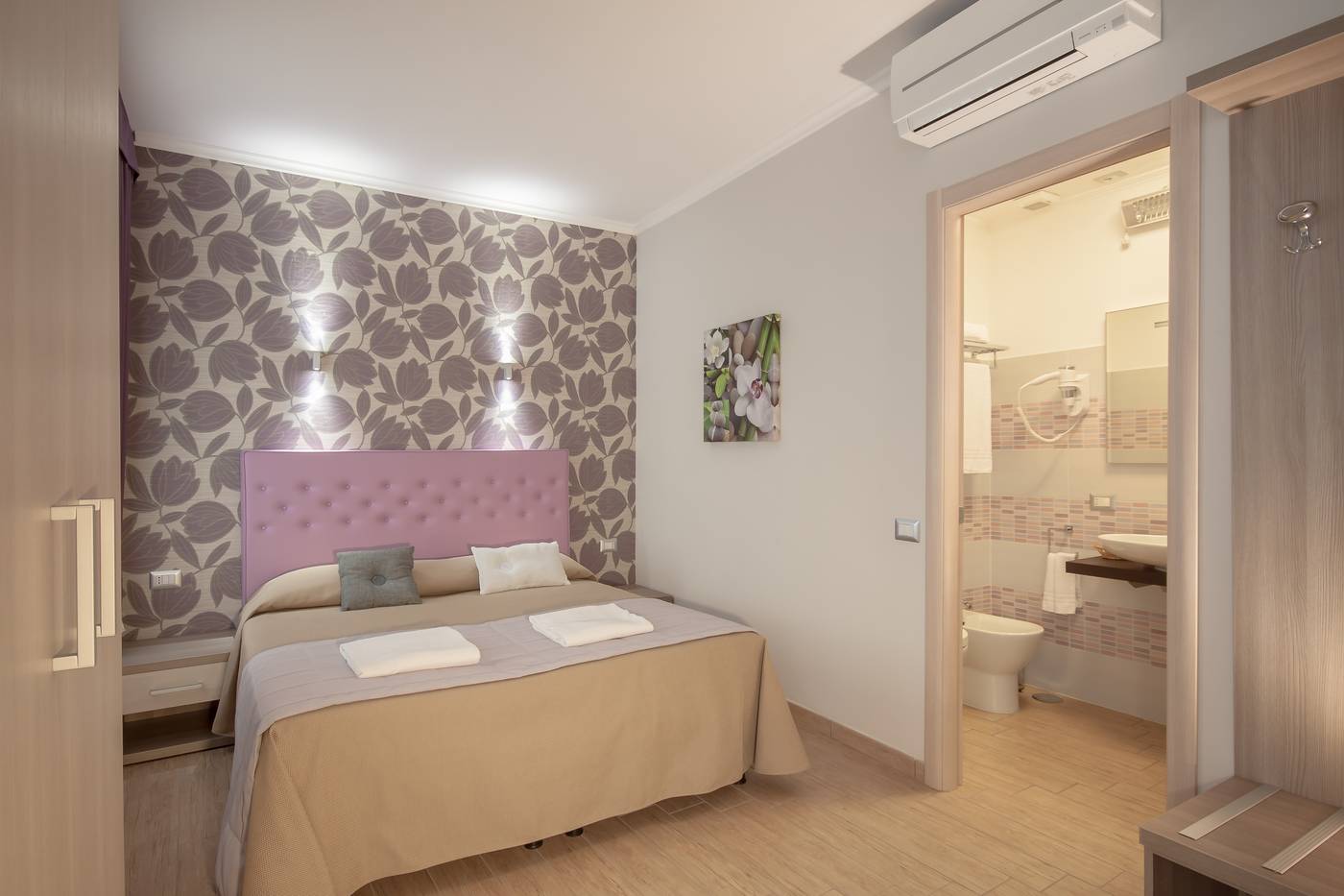 Rome-Kings-Suite-Room-16