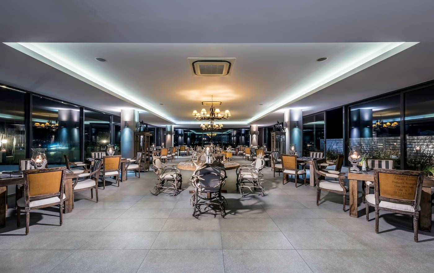 Diamond-Deluxe-Restaurant-53
