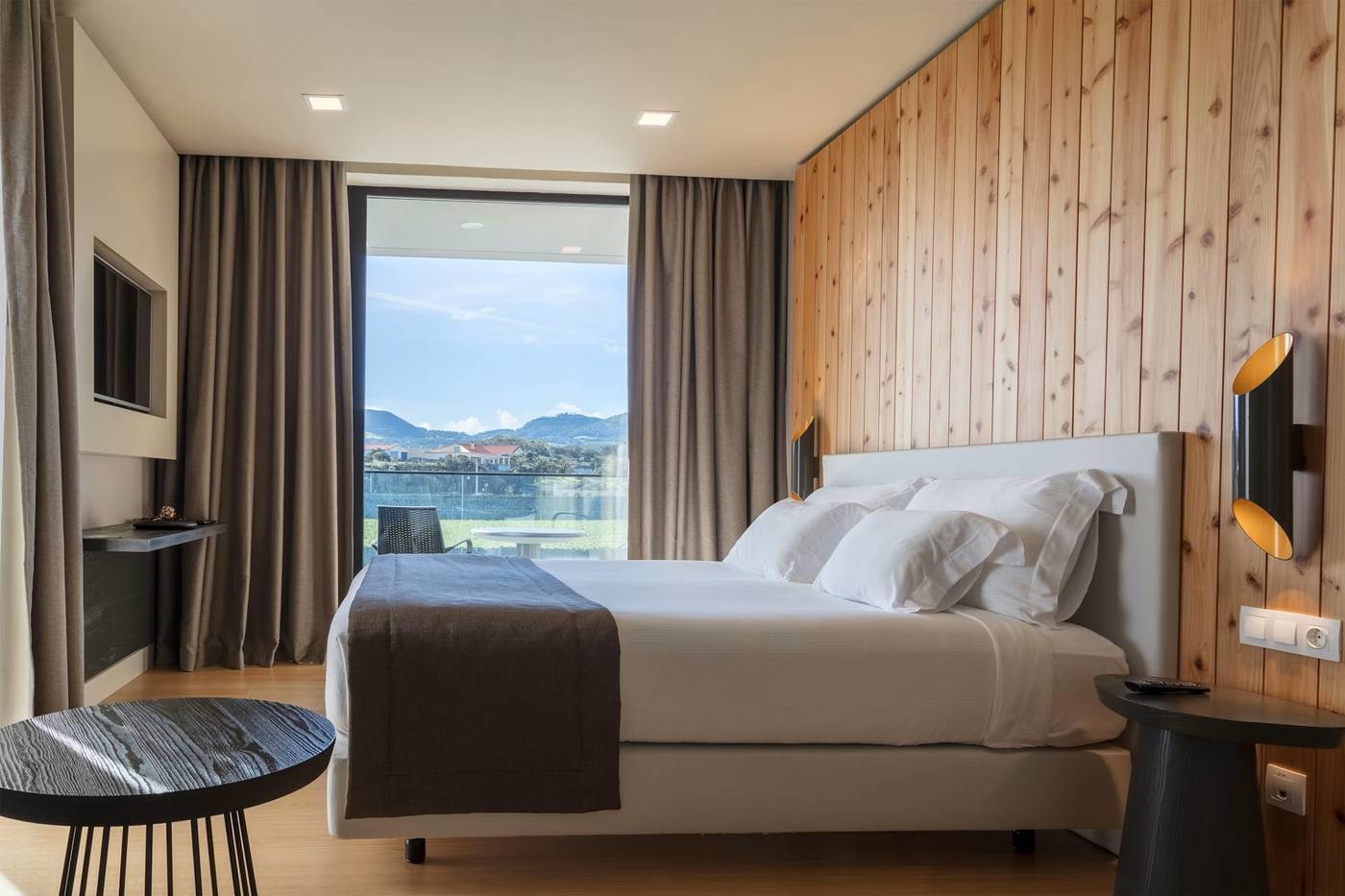 Pedras-do-Mar-Resort---Spa-Room-10