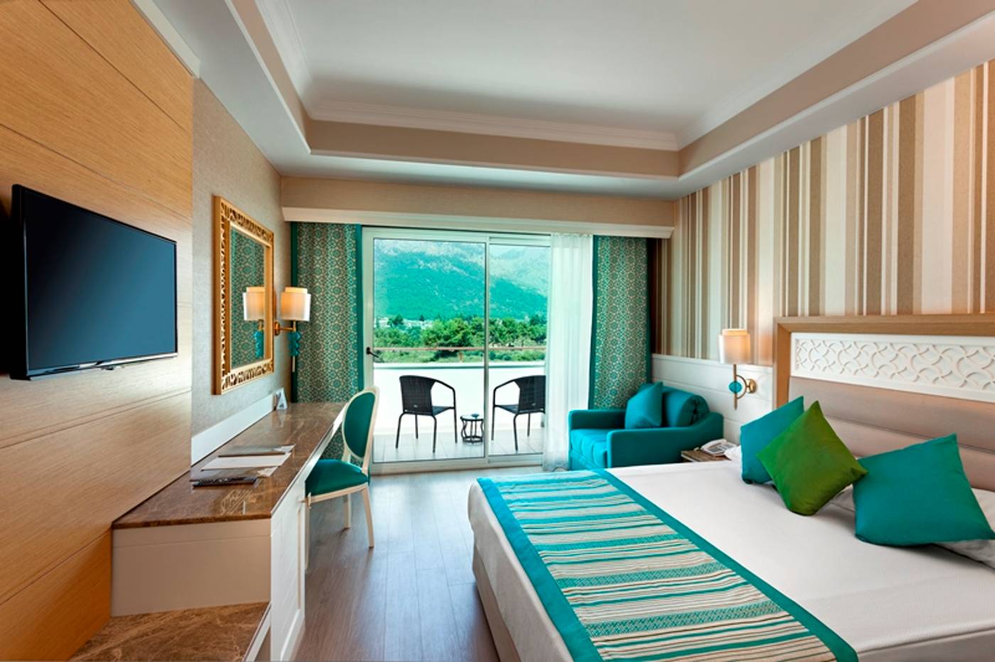 Karmir Resort & Spa
