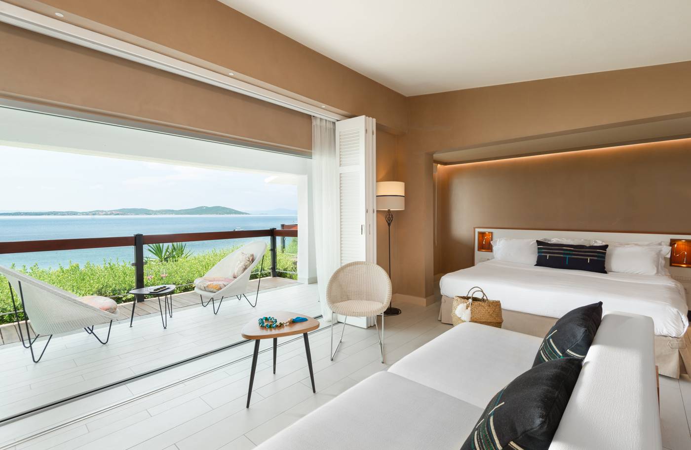 Eagles-Palace-Room-39