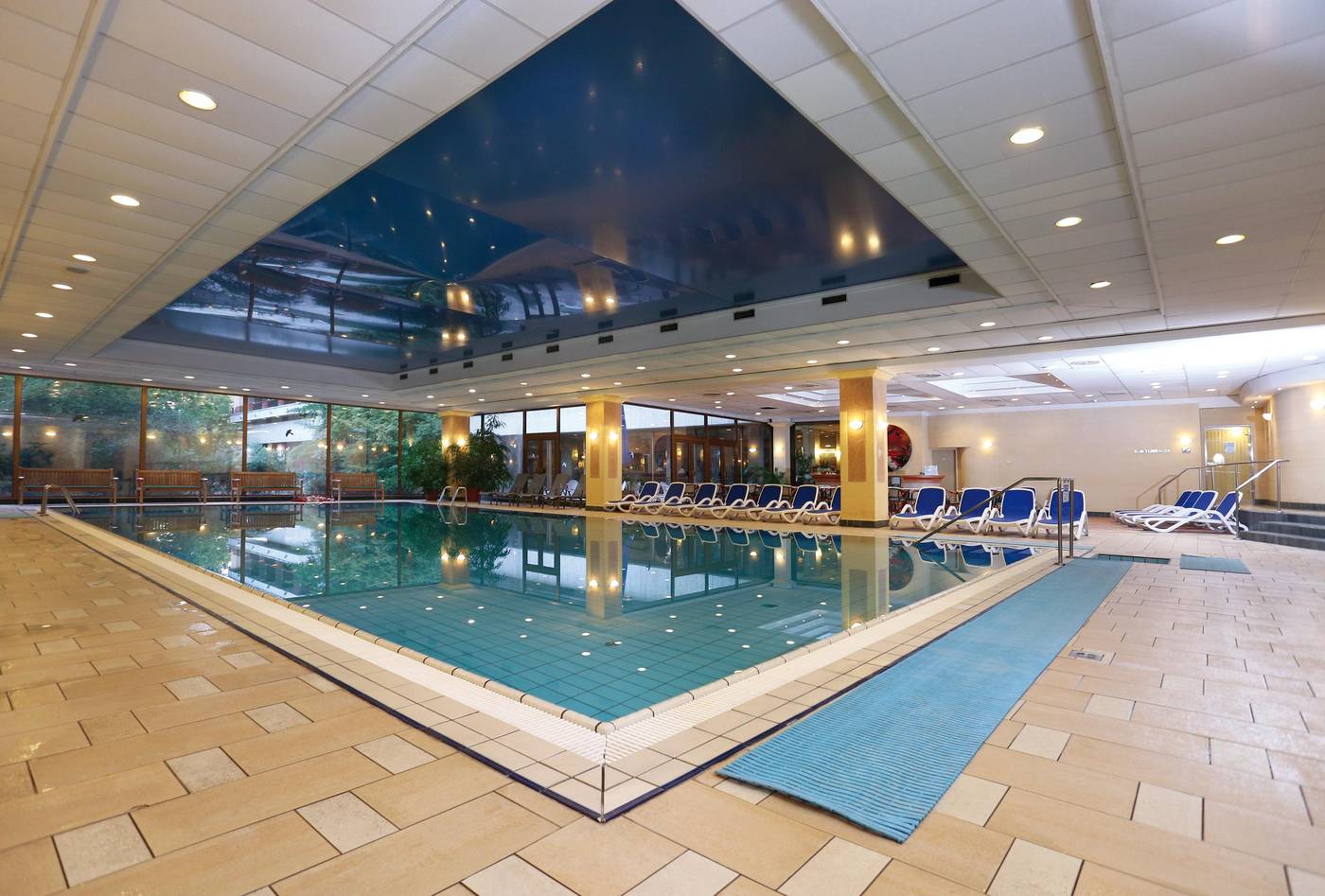 Ensana-Grand-Margaret-Island-Pool-37