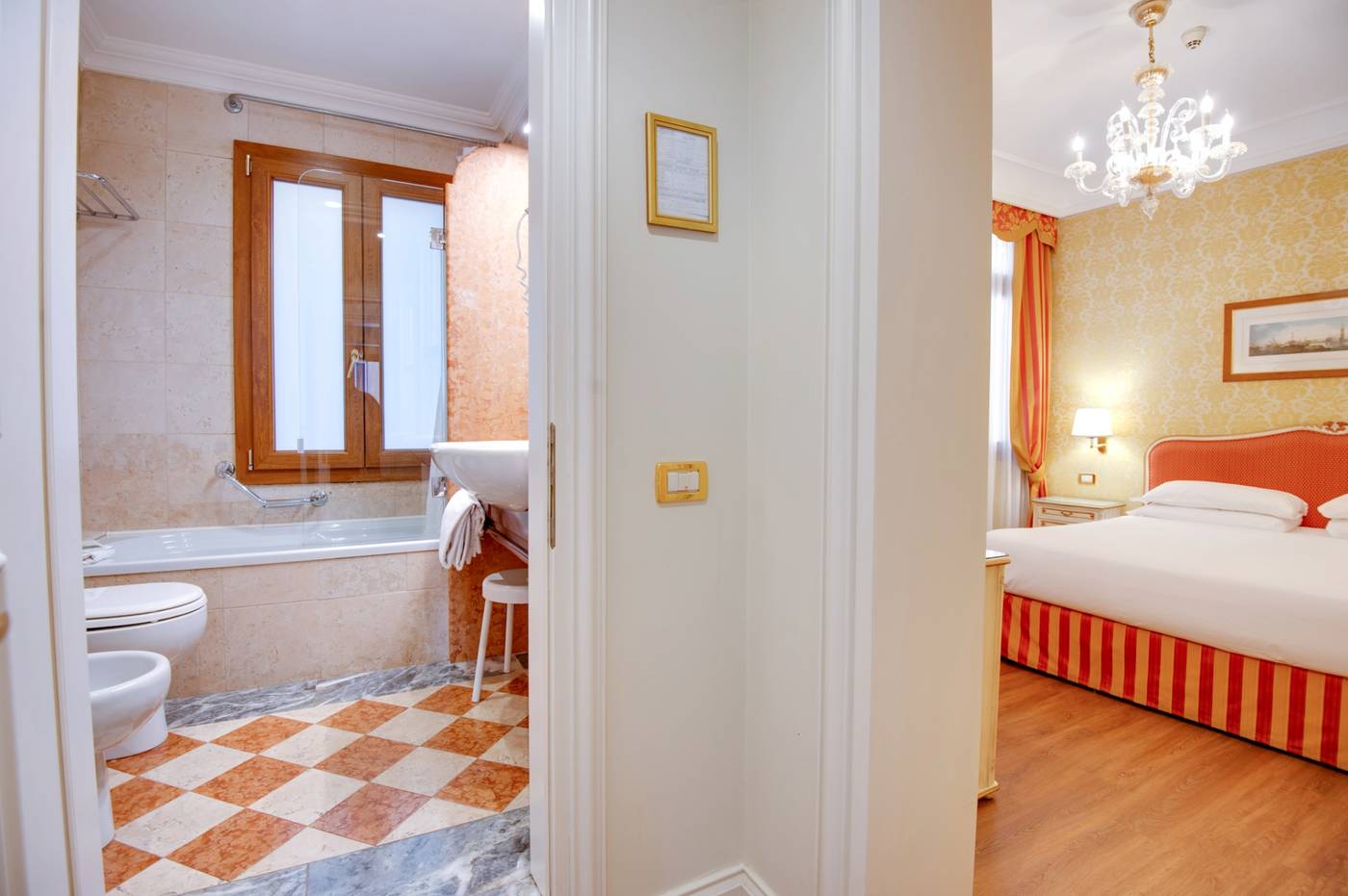 Hotel-Antiche-Figure-Room-25