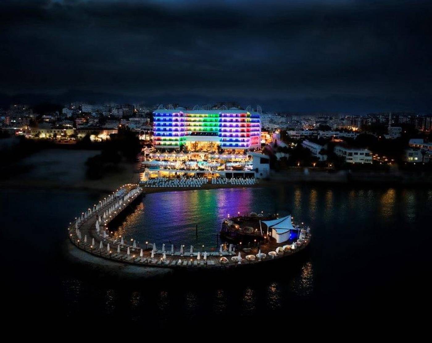 Azura-Deluxe-Resort---SPA-Hotel-General-view-8