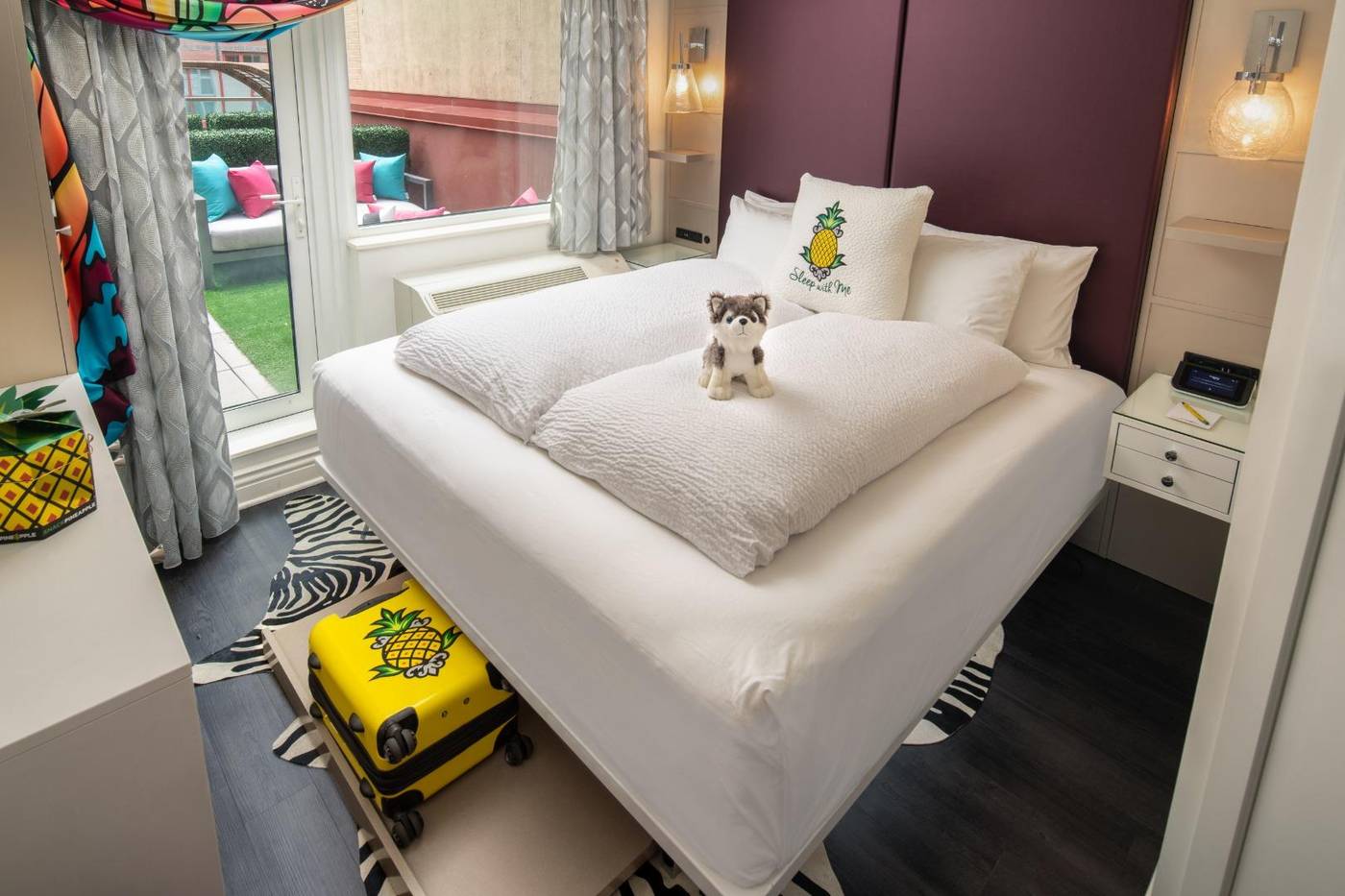 Staypineapple--An-Artful-Hotel--Midtown-New-York-Room-5