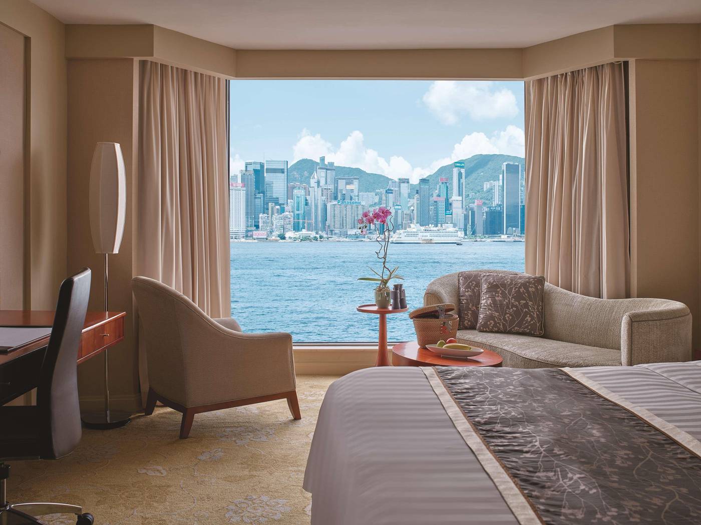 Kowloon-Shangri-La-Hong-Kong-Room-8