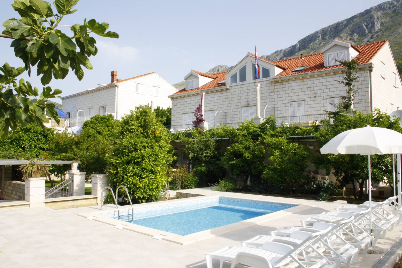 Villa-Celenca-Lobby-4