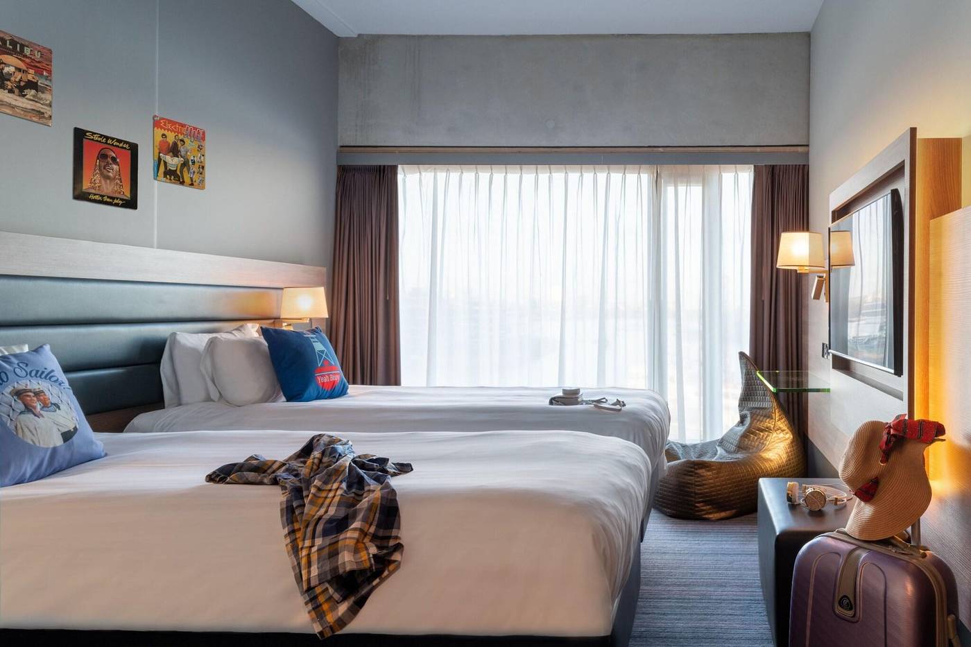 Moxy-Amsterdam-Houthavens-Room-8