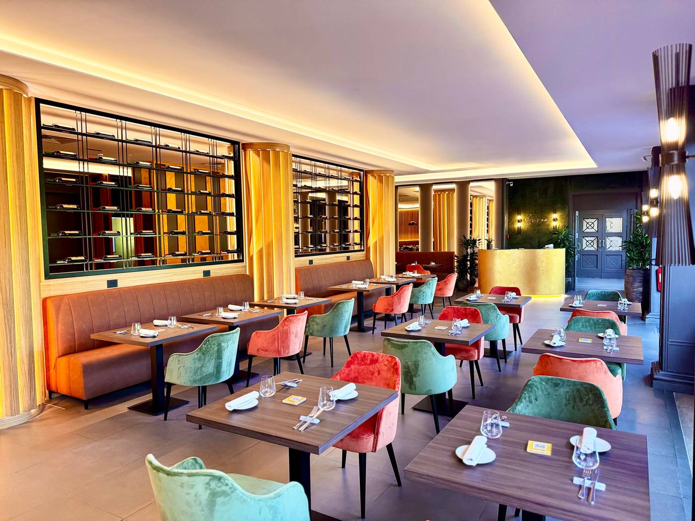 Crowne-Plaza-Rome---St--Peter-s-Restaurant-17