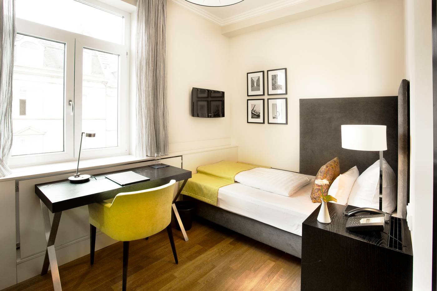 Hamburger Hof - Germany - Frankfurt Am Main - Room - 8