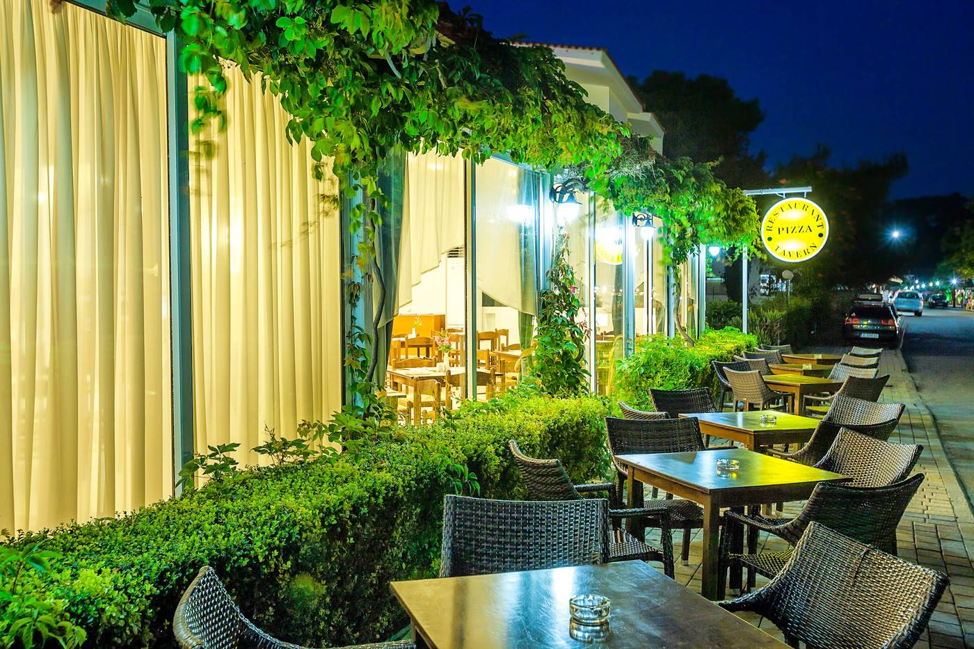 Dolphin-Beach-Hotel-Restaurant-11