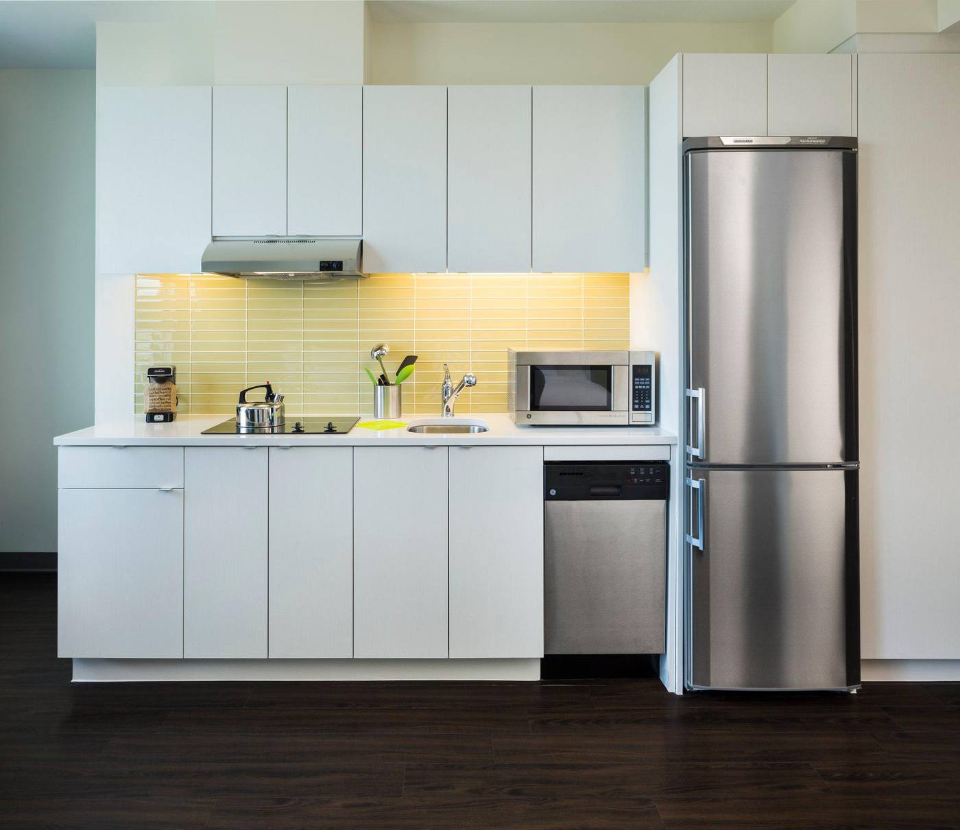 Element-Vancouver-Metrotown-Room-9