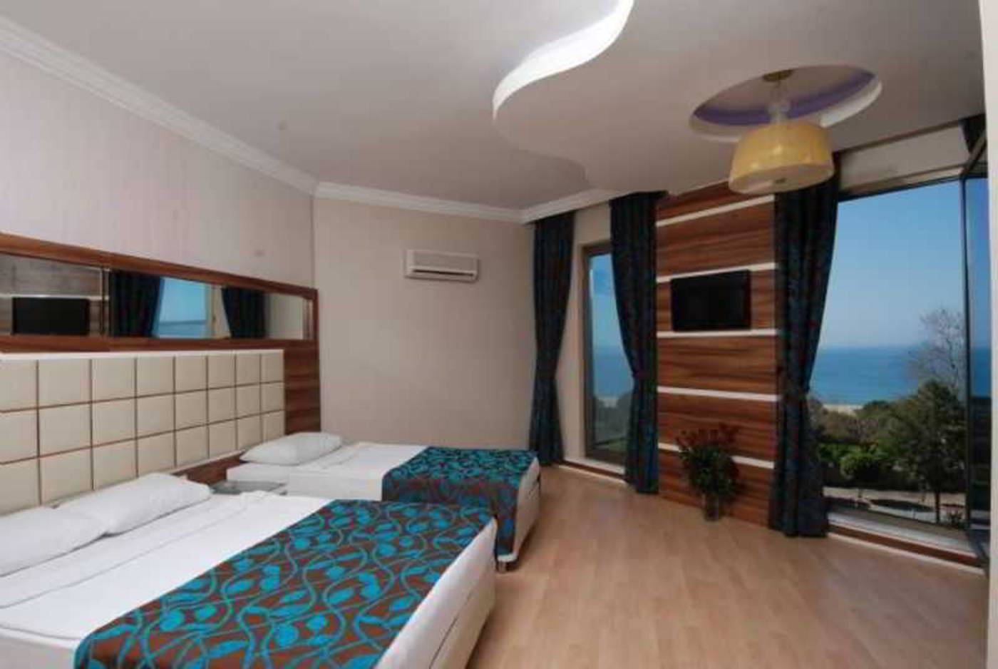 Grand-Zaman-Beach-Hotel-Room-12