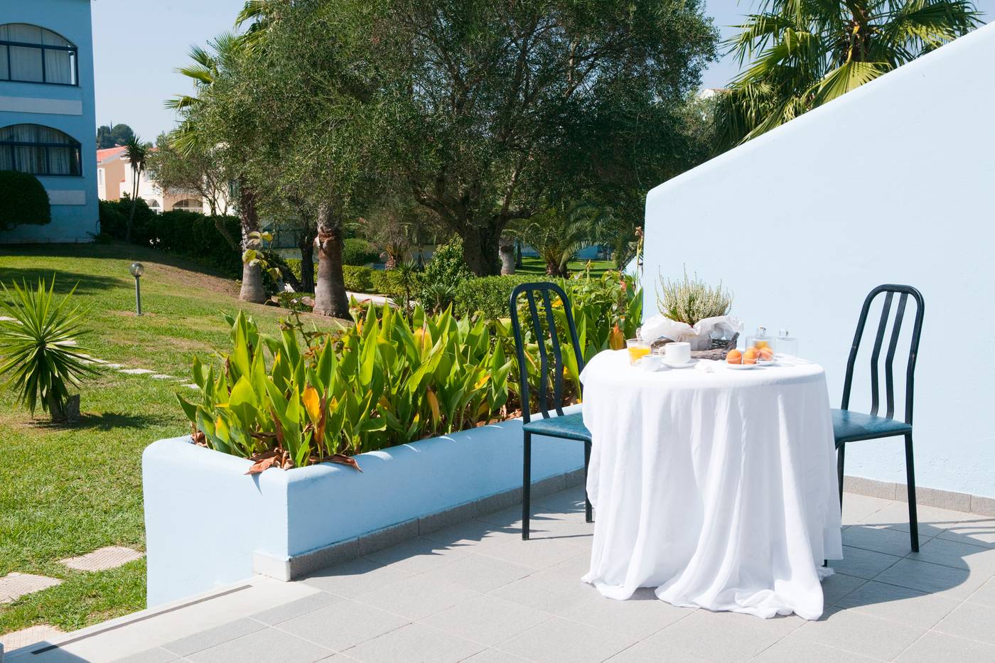 Govino-Bay-Apartments-Terrace-14