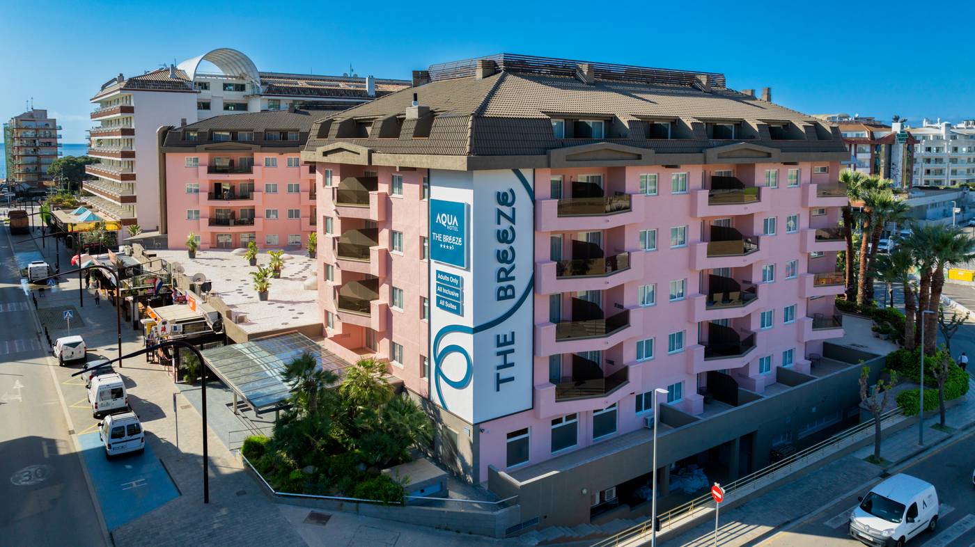 AQUA Hotel The Breeze