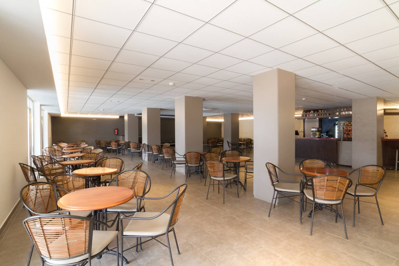 Ohtels-San-Salvador-Bar-47