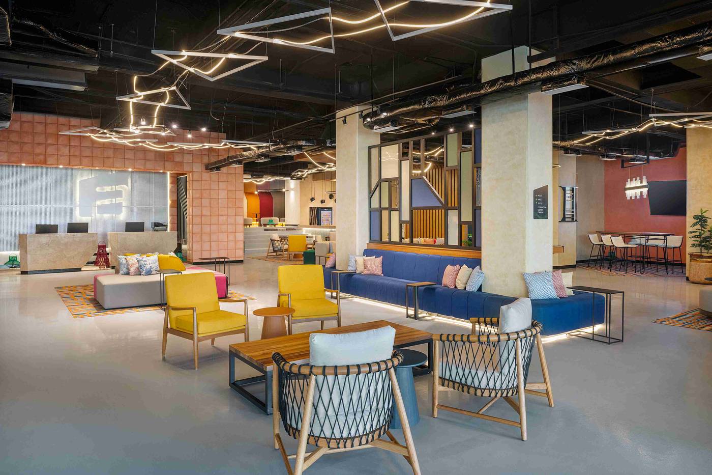 Aloft-Cancun-Lobby-35