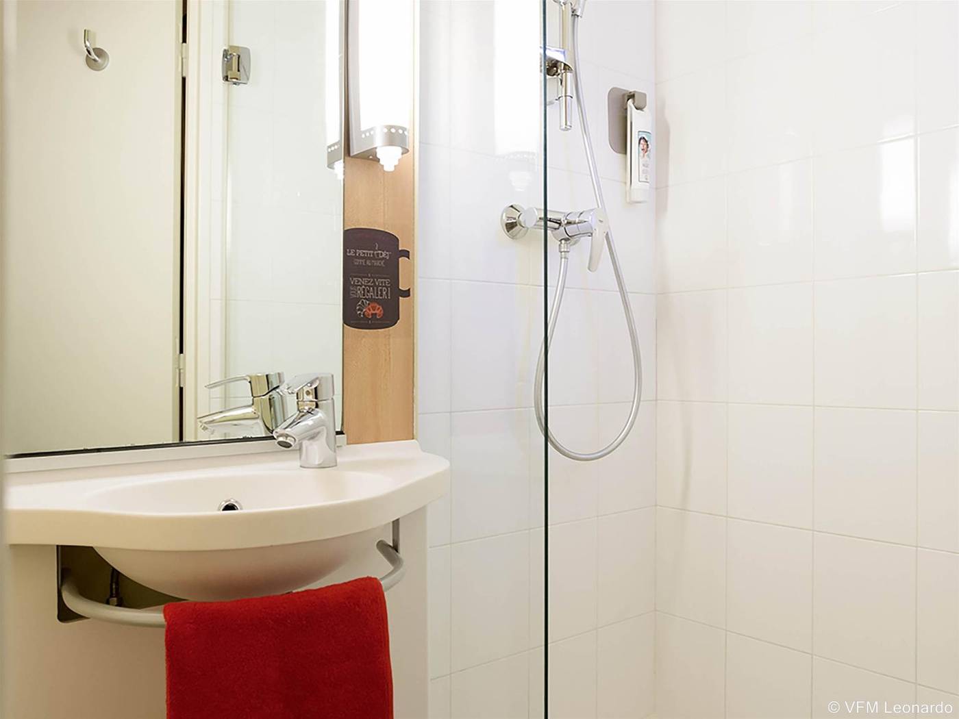 ibis-Cannes-Centre-General-view-17