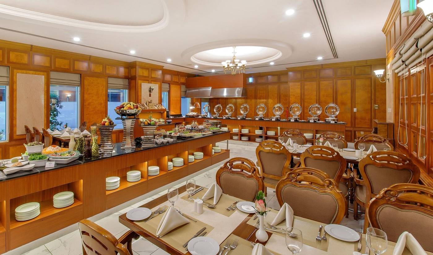 Grand-Excelsior-Bur-Dubai-Restaurant-42