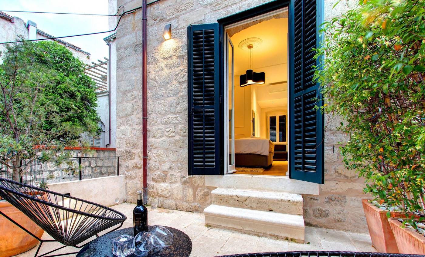 Guesthouse-Forty-Four-Room-5