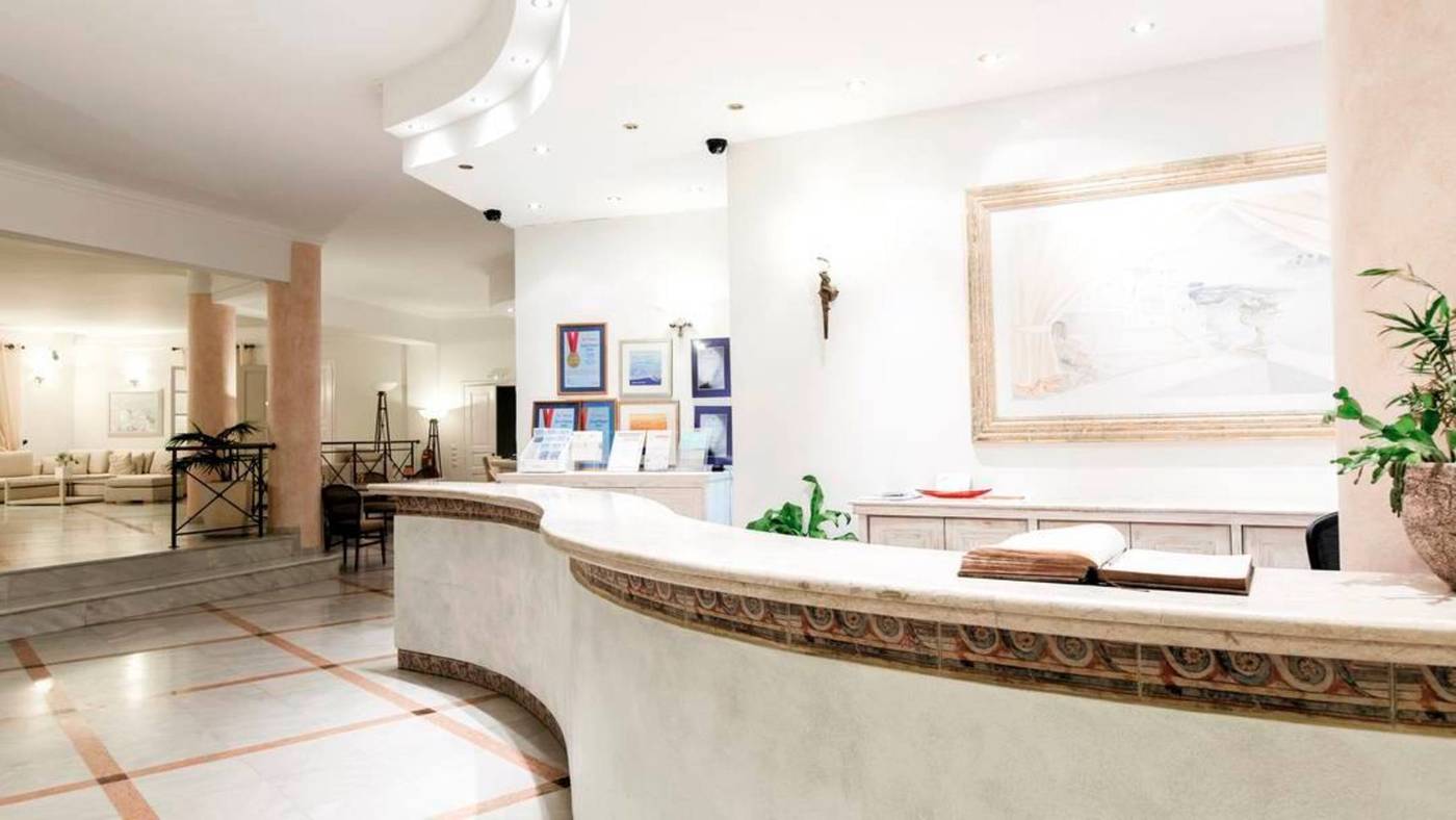 Aegean-Plaza-Lobby-30