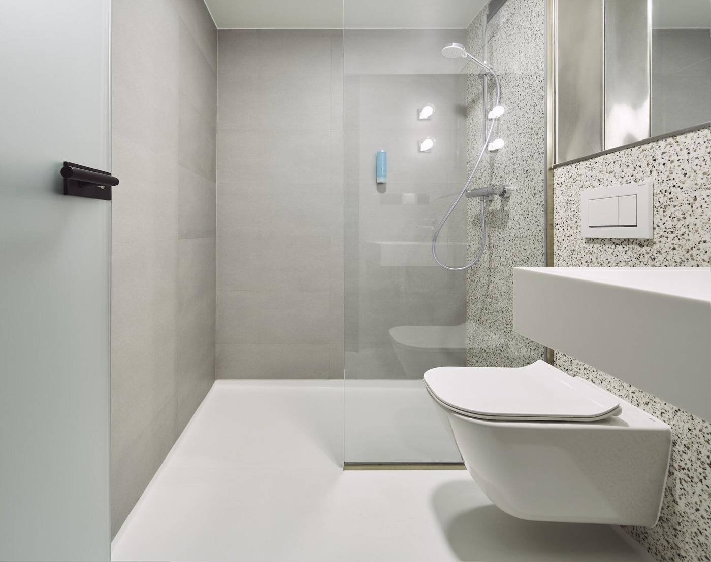 New-Port-Hotel-Room-23