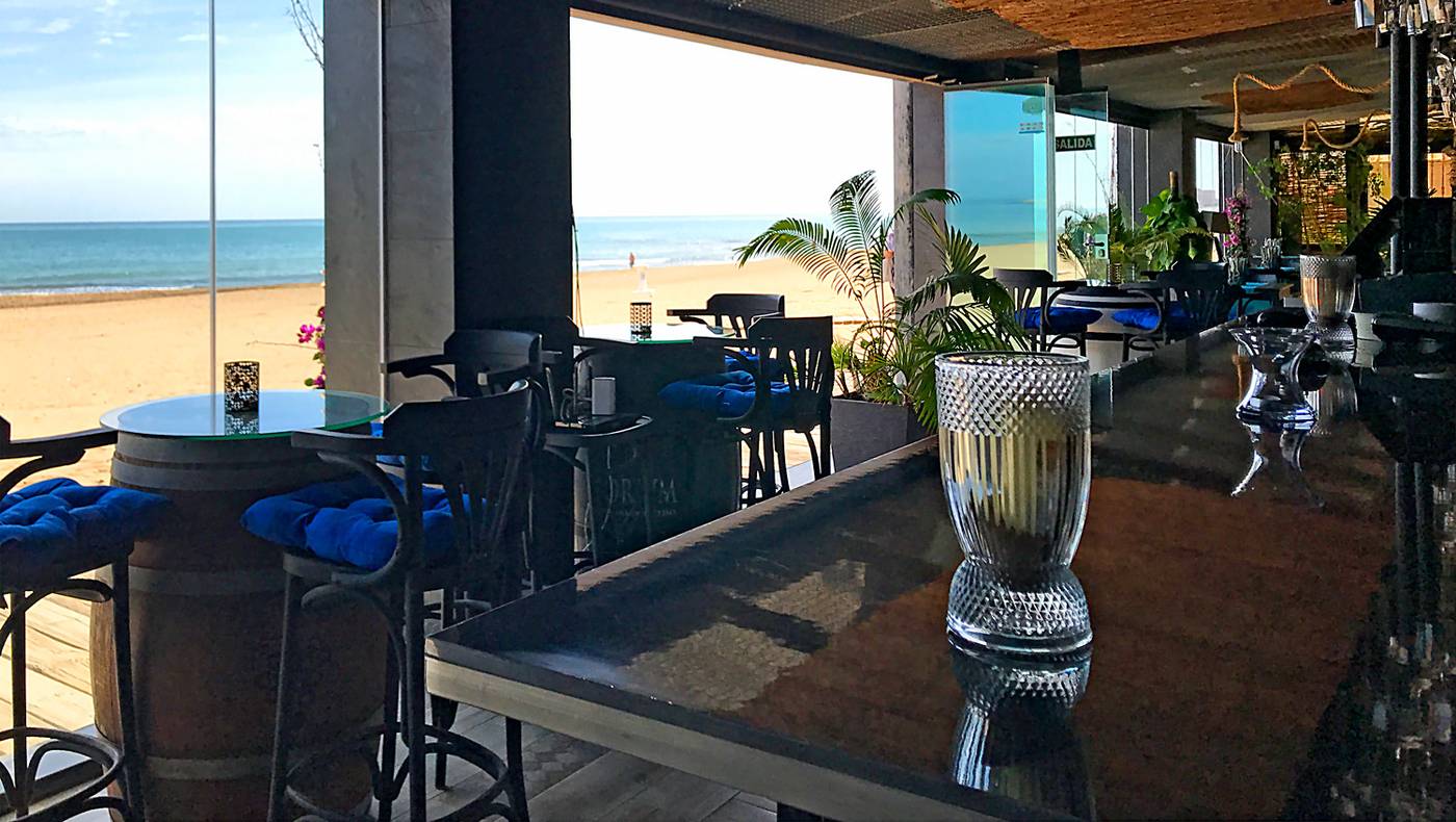 Lloyds-Beach-Club-Bar-63