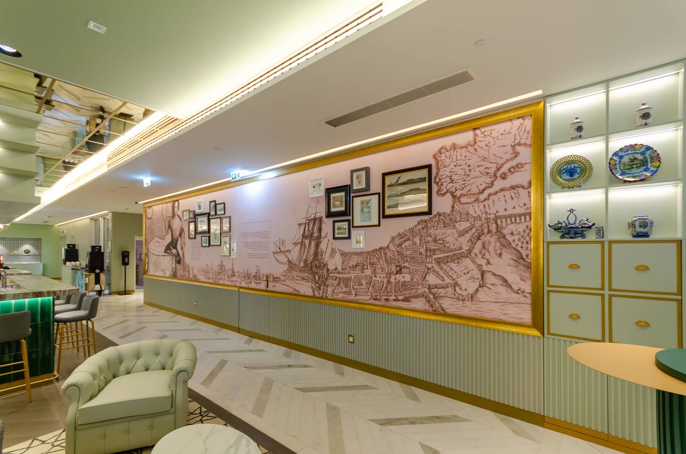 The-Emerald-House-Lisbon--Curio-Collection-by-Hilt-Lobby-19