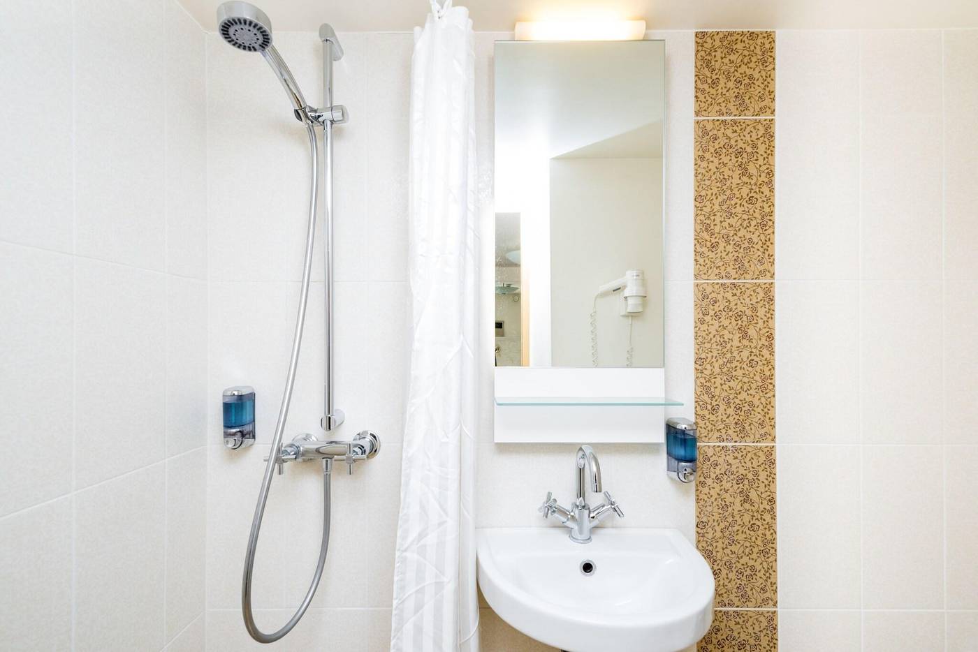 Meriton-Old-Town-Garden-Room-22