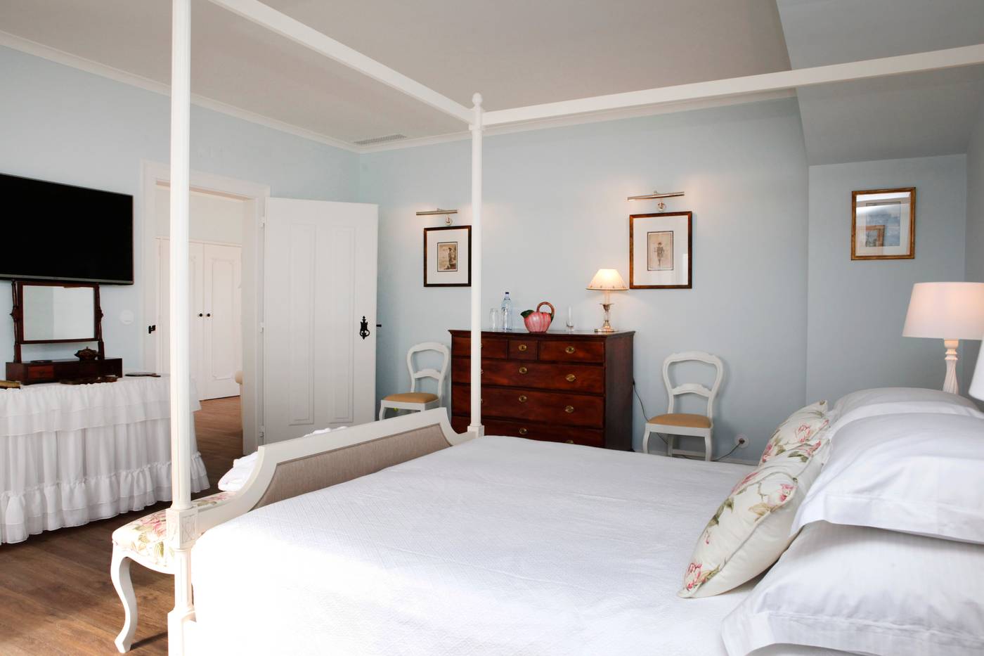 Casa-Palmela---Small-Luxury-Hotels---Villas-Room-28