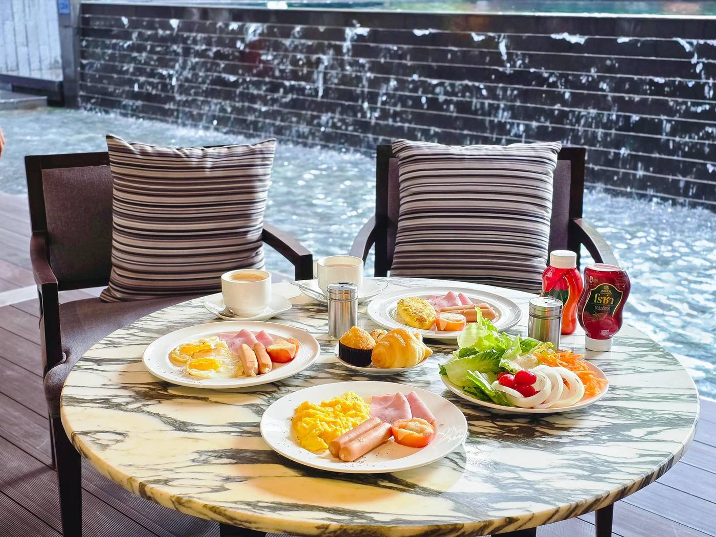 Arcadia-Suites-Bangkok-Restaurant-49