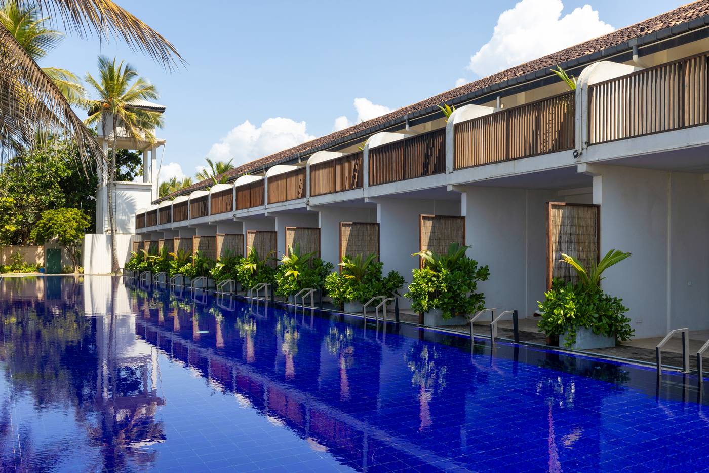 EKHO-Surf-Bentota-Pool-2