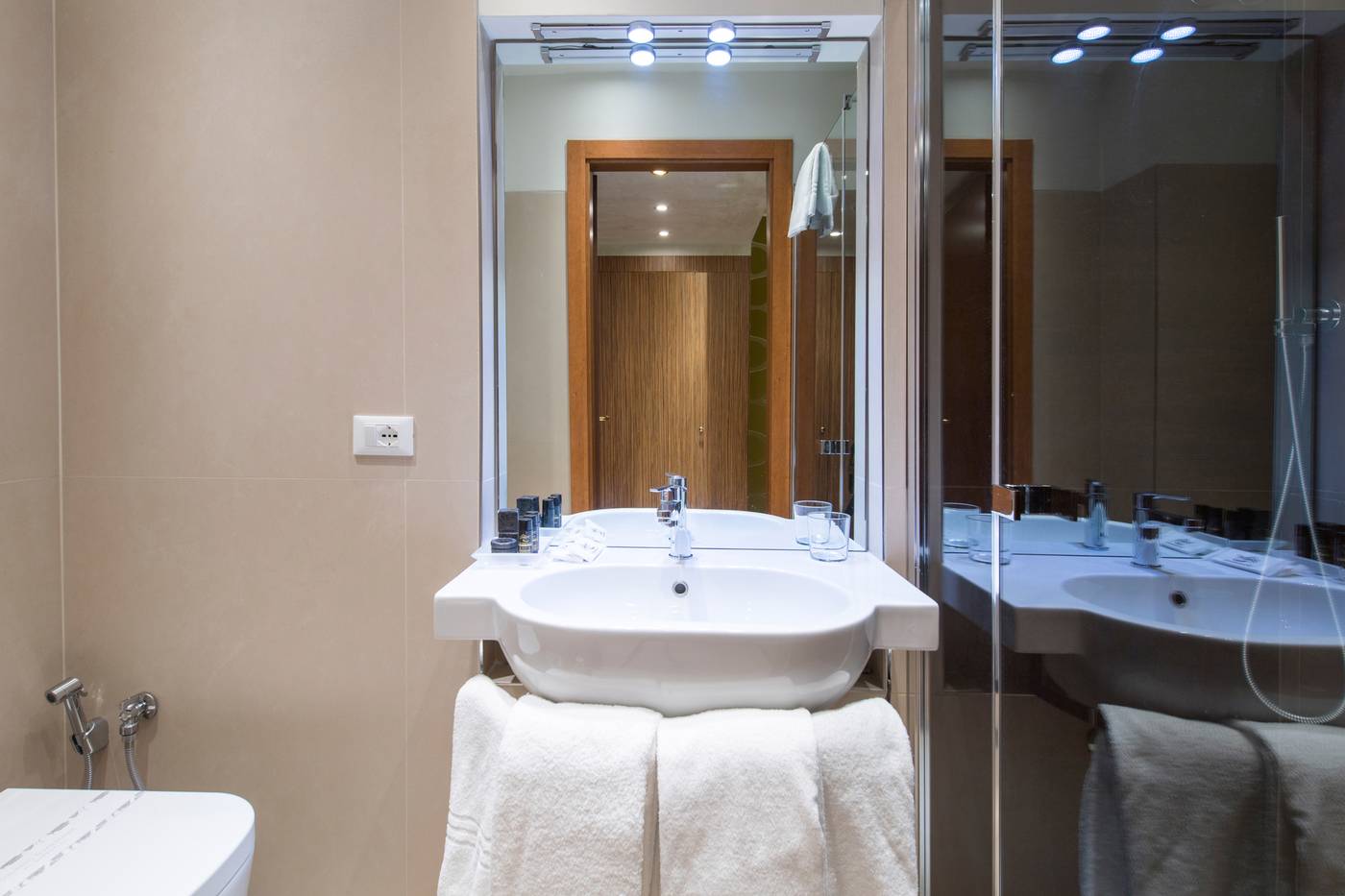 Leon-Bianco-On-The-Grand-Canal-Room-15