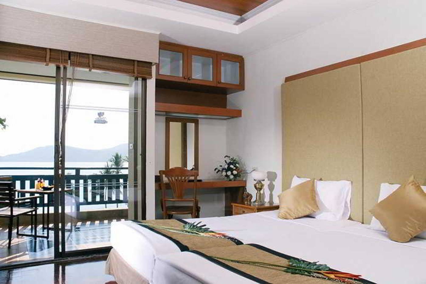 Kantary-Bay-Hotel-Phuket-Room-18